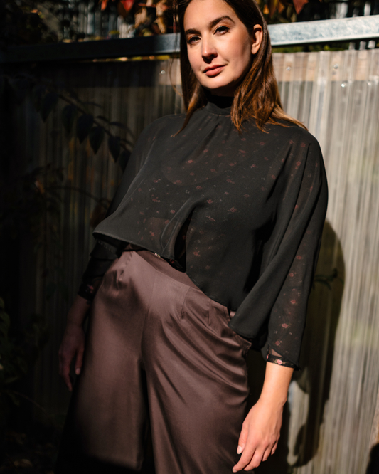 En Chantant | Mock Neck Cape