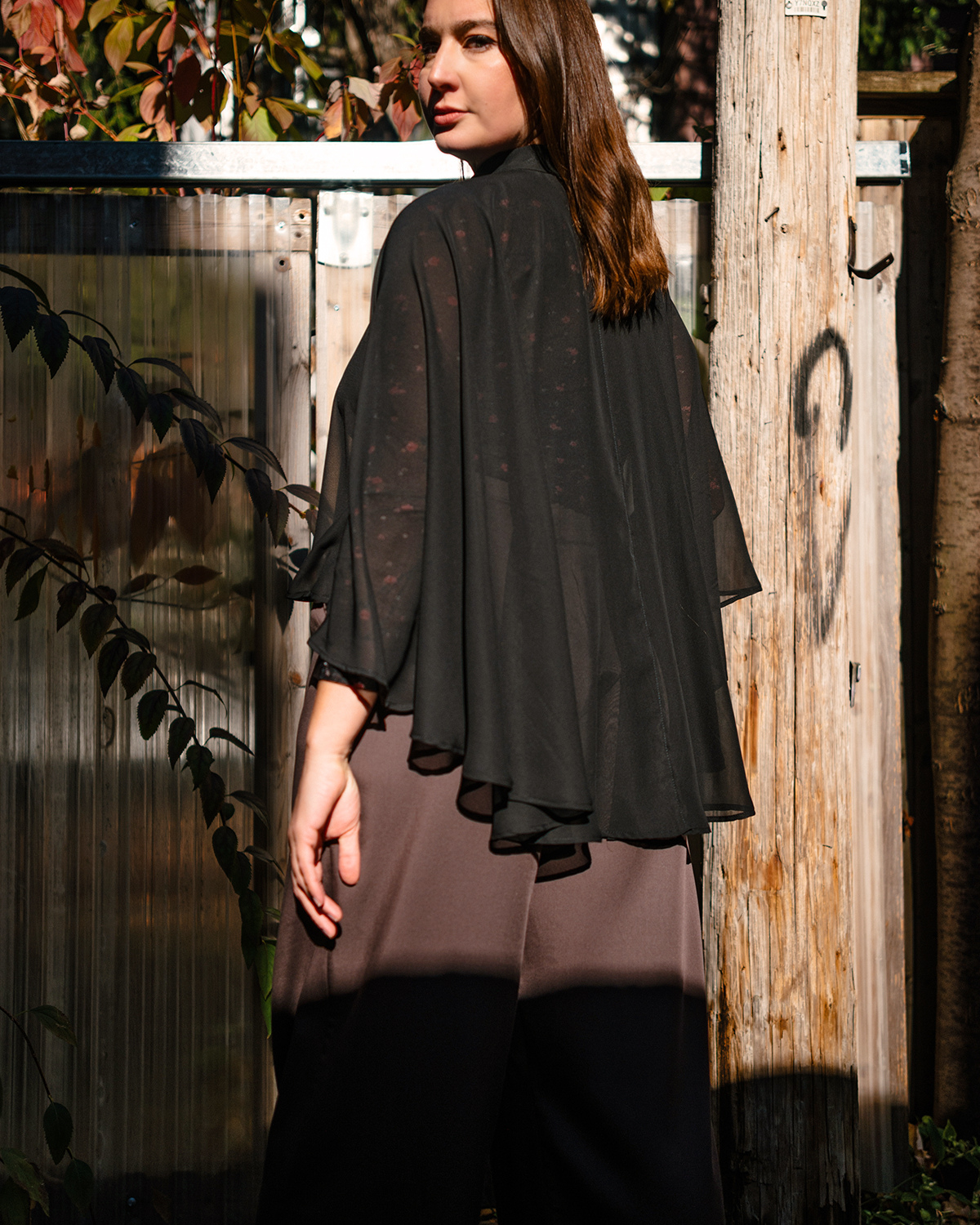 En Chantant| Cape À Col Montant