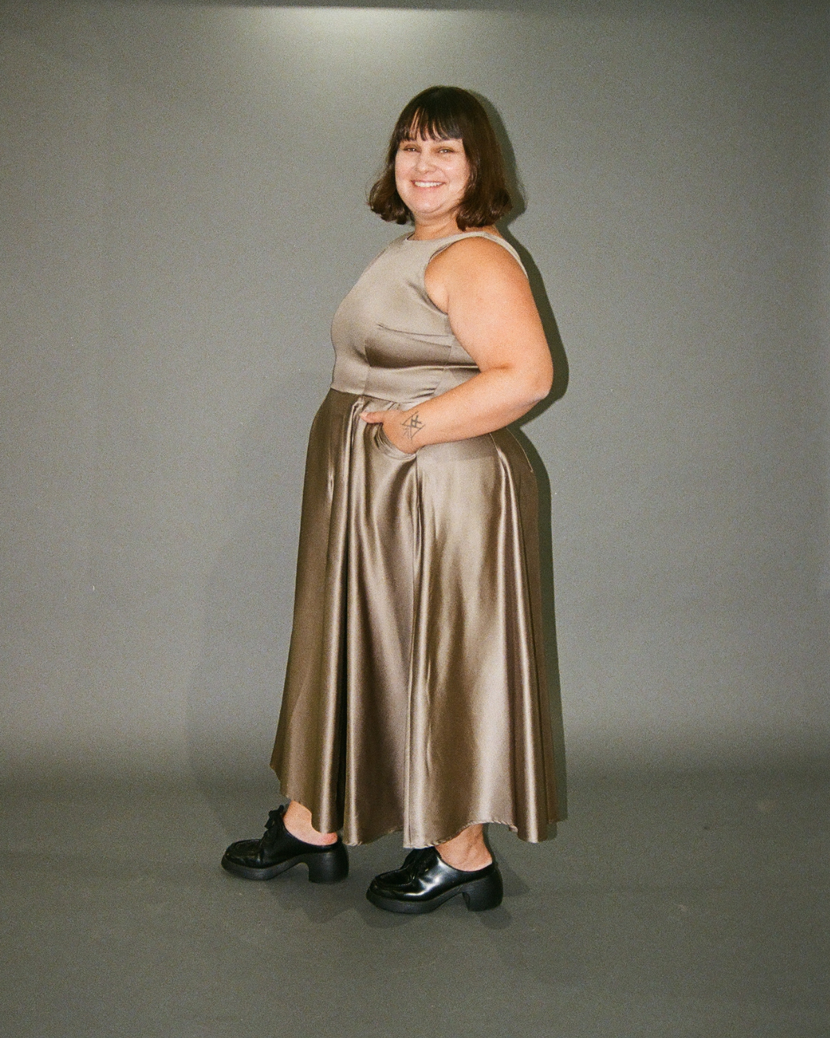 Honeycomb | Robe de cocktail midi en Satin