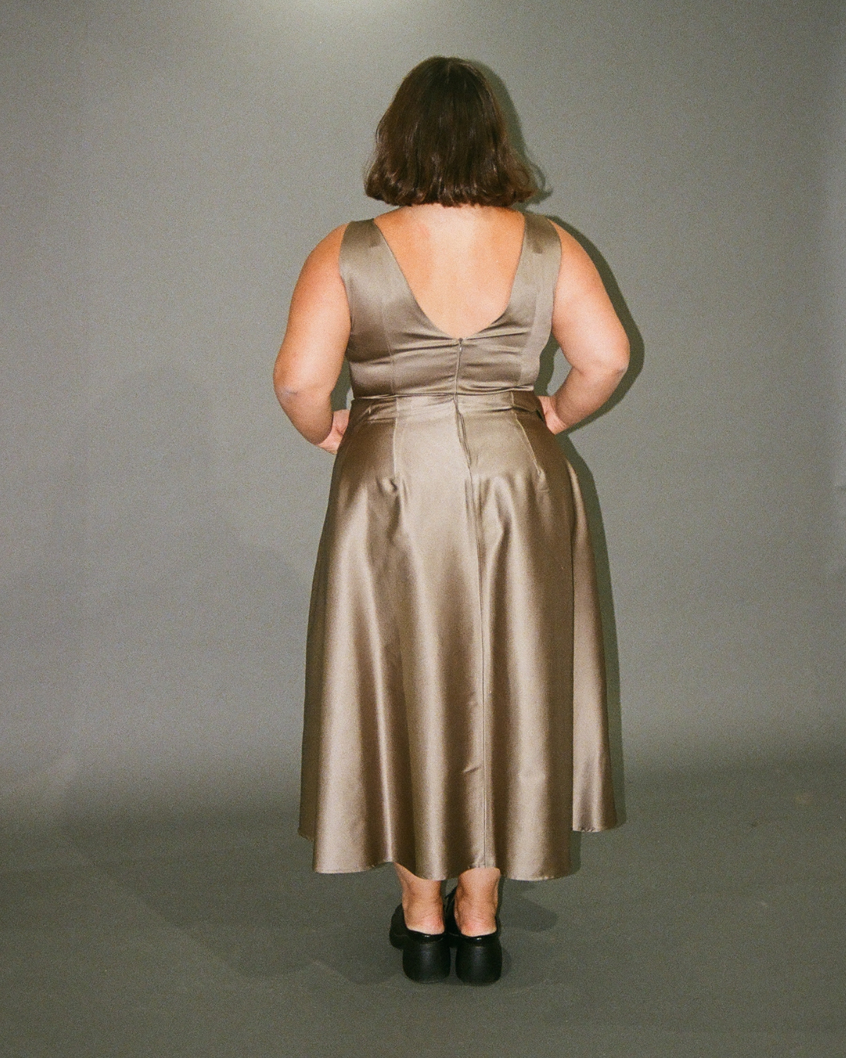 Honeycomb | Robe de cocktail midi en Satin | SUR MESURE | Satin Shantung