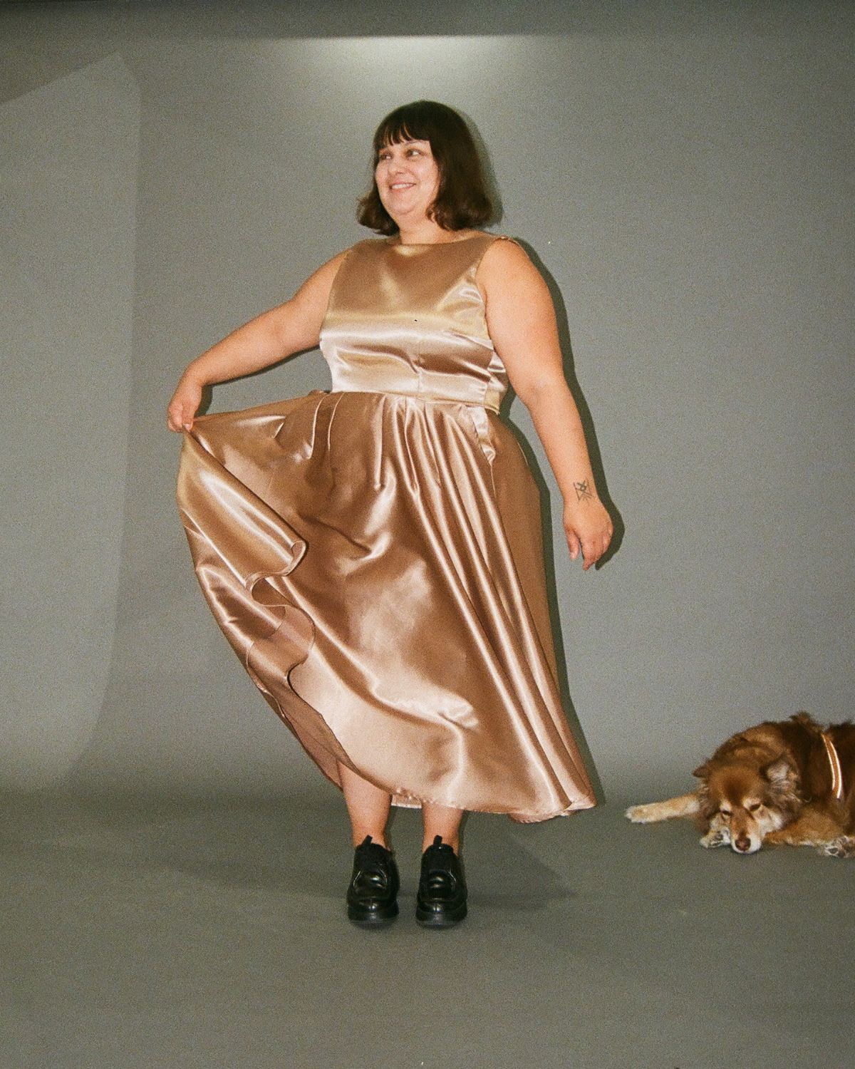 Honeycomb | Robe de cocktail midi en Satin | SUR MESURE | Satin Épais