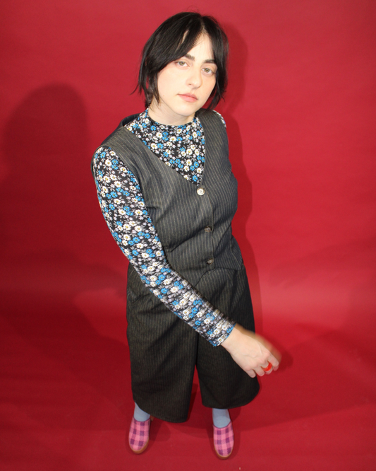 Any Man Of Mine | Sleeveless Pointed-Hem Vest