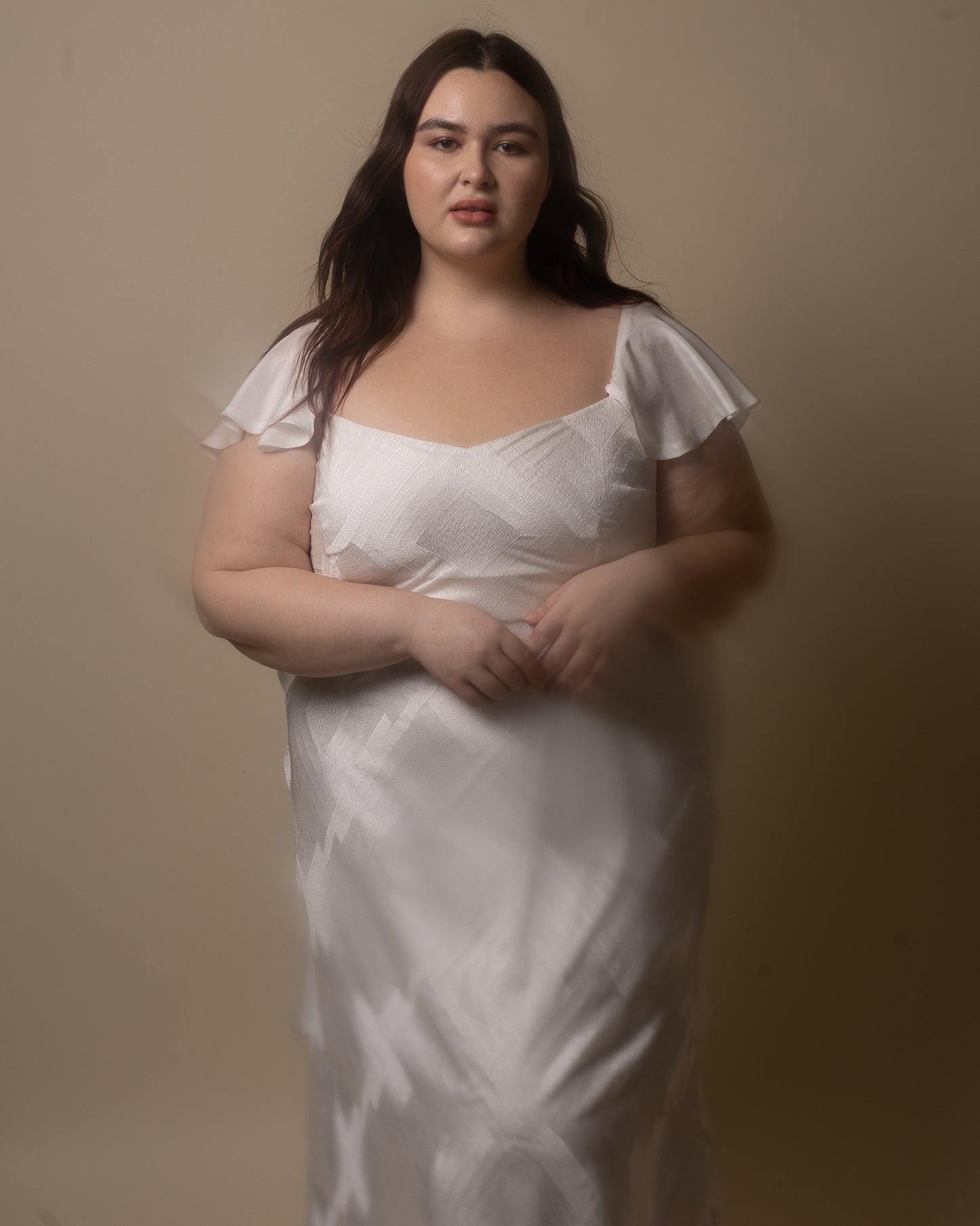 Résiste | Robe à broderies