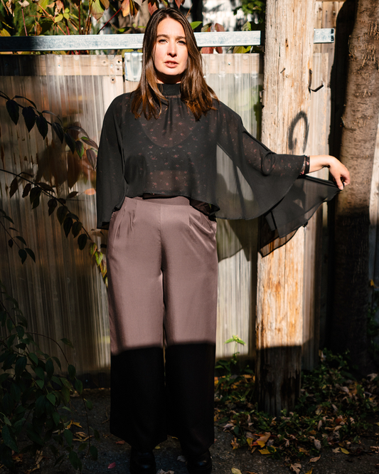 En Chantant | Mock Neck Cape