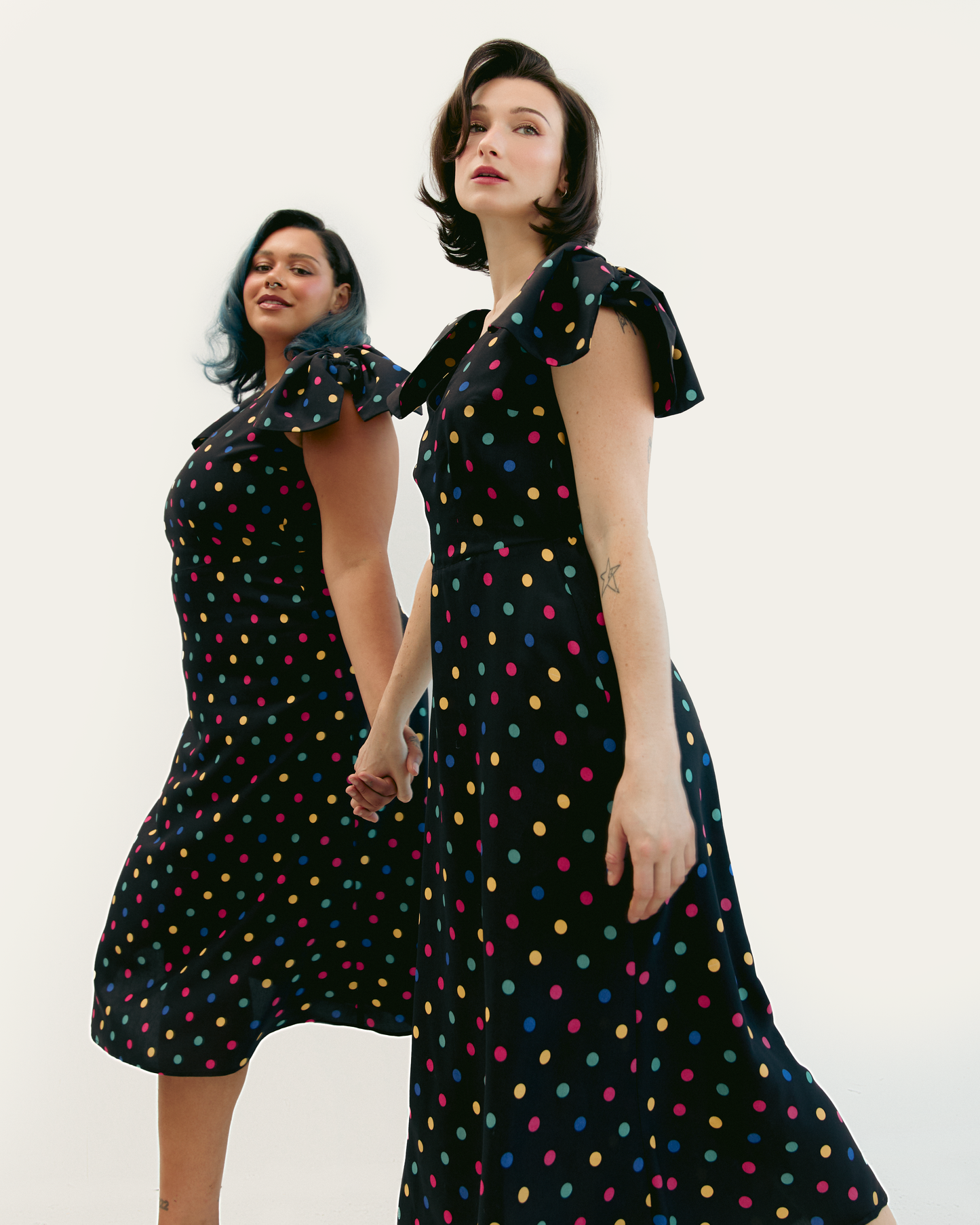 Gigi L’amoroso | V-Neck Midi Dress With Bows