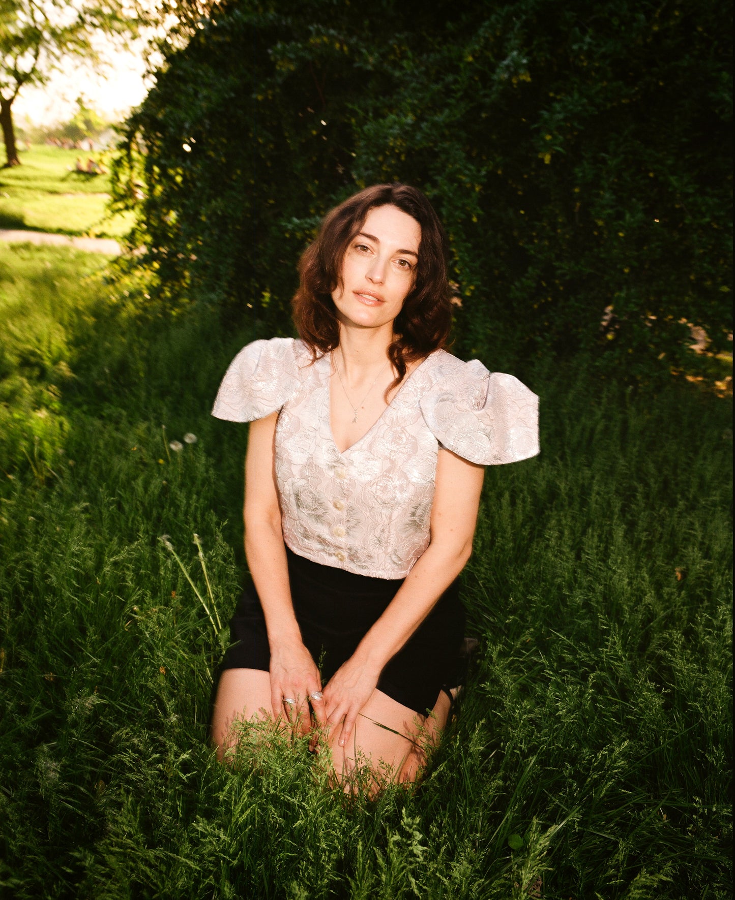 Monday Morning | Blouse Boléro à Manches Bouclées
