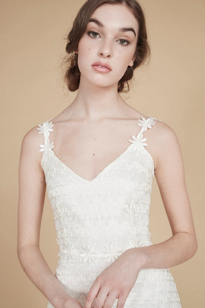L'été Indien | Knit Daisy Lace Wedding Gown